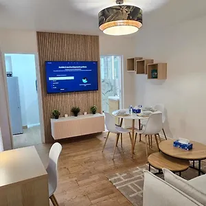 https://charmant-studio-au-cur-de.fr-paris.fr